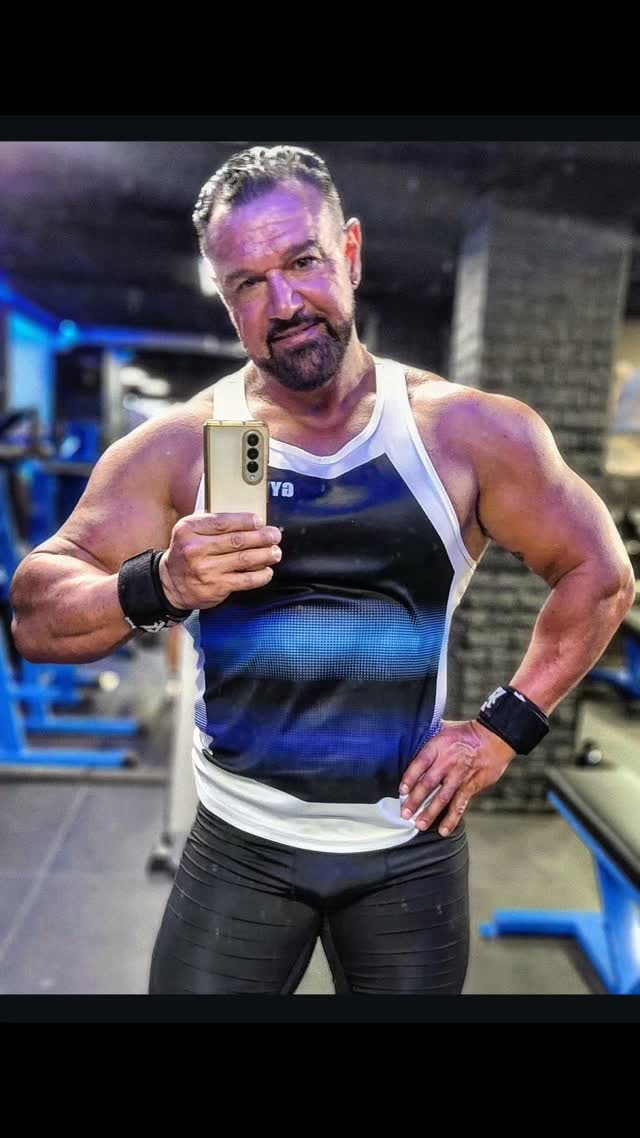 Lunessss a topeeee!!!! En PURO GYM ,tienes CALOR ?  En la PLAYA tambien tienes CALOR? pues te vienes a PURO GYM. instalaciones de lujo con  AIRE ACONDICIONADO Y VENTILADORES PONTENTESSSS!!! QUE DISPERSAN EL FRIO POR TODA LA SALA.☺️☺️☺️💪

✅️NO DEJES DE ENTRENAR 
✅️BUENAS INSTALACINES 
✅️FRESQUITOOOO!!!😅
#marcegarciapersonalcoach #purogym #musculo #bodyfitness #fitnessmotivacion